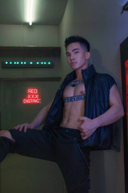 TRAI DANCE MẶT FACE NAM TÍNH BODY GYM MASSAGE TỐT ĐỤ KHỎE THỎA MÃN AZ CHUẨN TIỀN !!! ( KIÊN B110 )